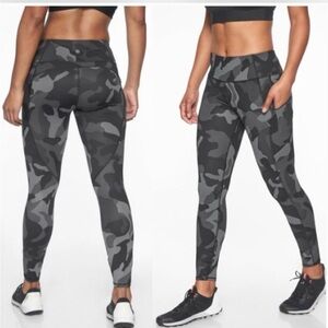 Athleta Women's size XL Camouflage Leggings